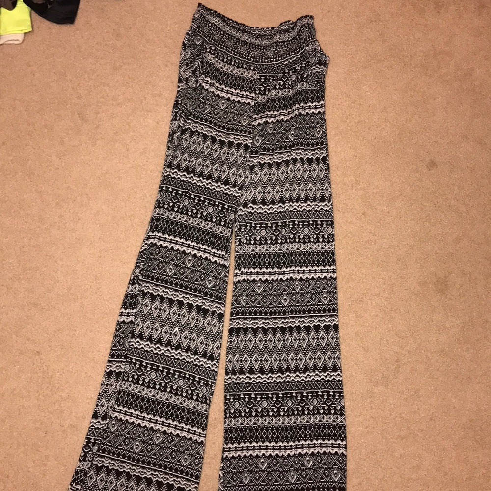 Mossimo High waisted with pockets, palazzo pants